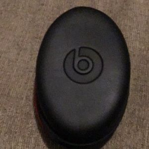 Beats by Dre she’ll case